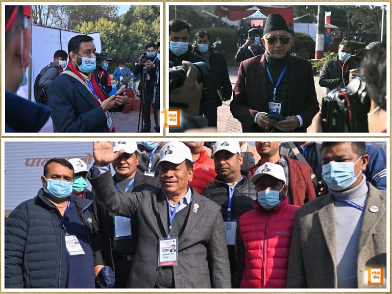 ८ बजे मतदान सुरु हुने भनिएकोमा करिब साढे ९ मा मतपत्र आइपुग्यो, अध्यक्षका प्रत्यासी कोइराला, सिंह र निधिको इन्ट्री