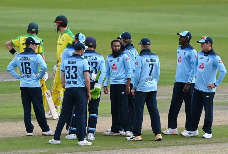 ओडिआई सिरिजको पहिलो खेलमा अस्ट्रेलियाको जित, बिलिङ्सको शतकले टारेन इङ्ग्ल्याण्डको हार