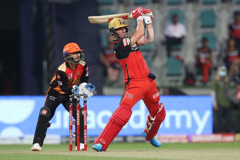 बेङ्ग्लोरले हैदराबादलाई दियो १ सय ३२ रनको सामान्य लक्ष्य