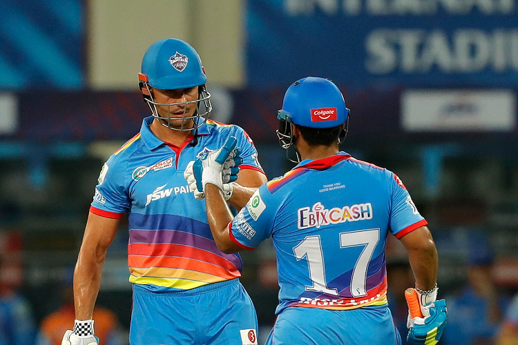 दिल्लीले बेङ्ग्लोरलाई दियो १ सय ९७ रनको लक्ष्य, स्टोइनिसको अर्धशतक