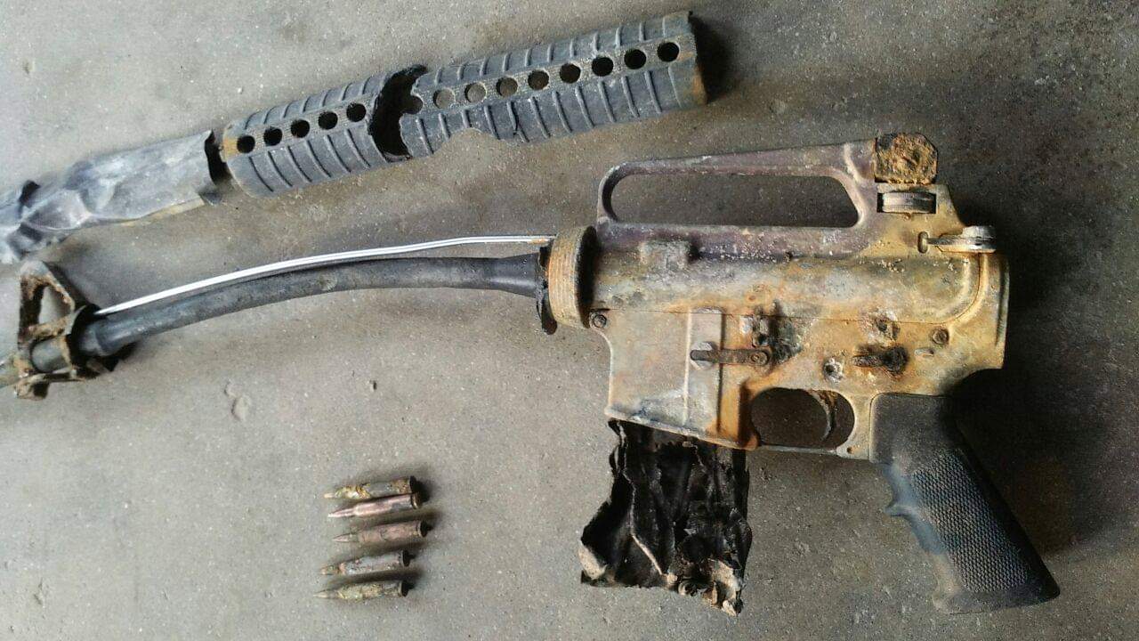 खोलामा गाडिएको अवस्थामा एम १६ राइफल भेटियो