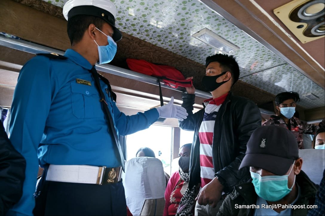 प्रहरीको अभियानः 'तपाईंको मास्क खोइ?'