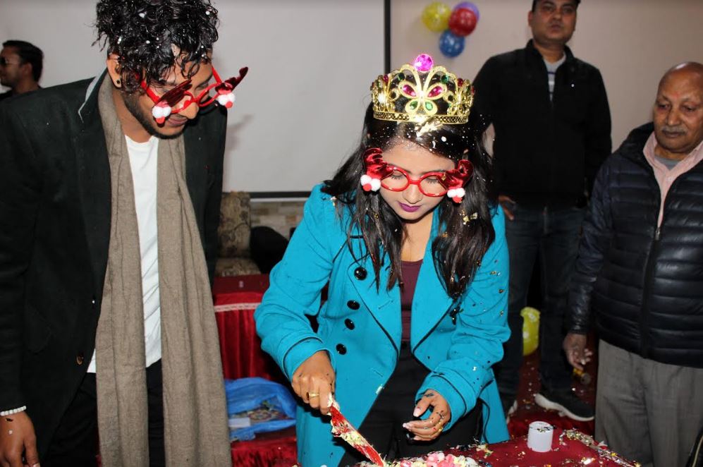 केकीको बर्थडेसँगै 'राज्जा रानी'को देश दौडाहा सुरु  