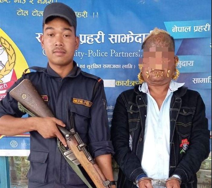 अनुगमनमा गएका बागमती सभ्यता एकीकृत विकास समितिका कर्मचारी कुटेपछि 'सुन मुन्द्रे' समातिए